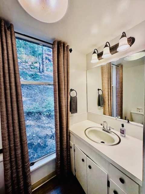 Views Inside Yosemite-Timber Lodge-Sleeps 6 Yosemite West Exterior foto